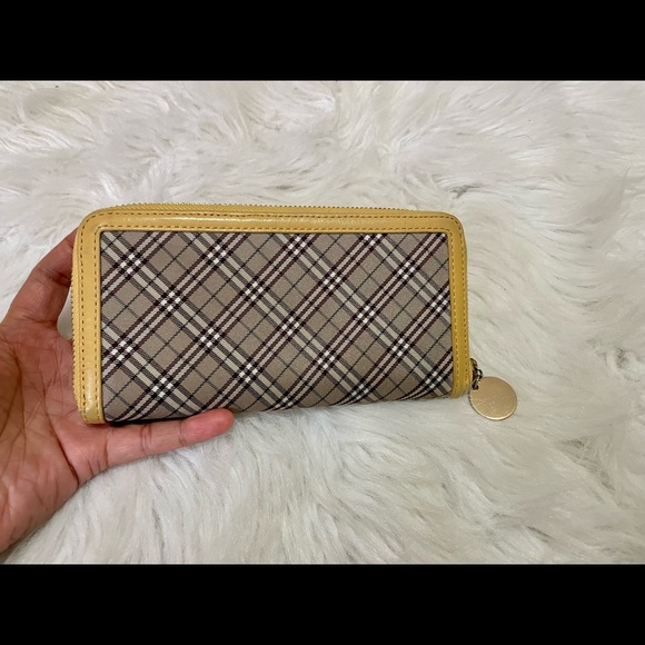 Authentic BURBERRY long zip wallet🌸🦋 - Picture 2 of 16